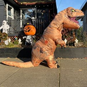 Jurassic world inflatable t-Rex 🦖